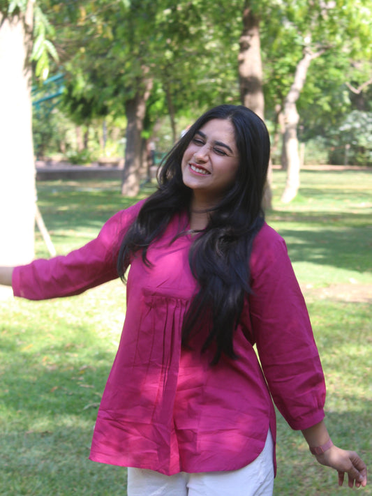 AIRA Raspberry V-Neck Cotton Short Top