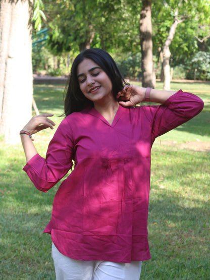 AIRA Raspberry V-Neck Cotton Short Top