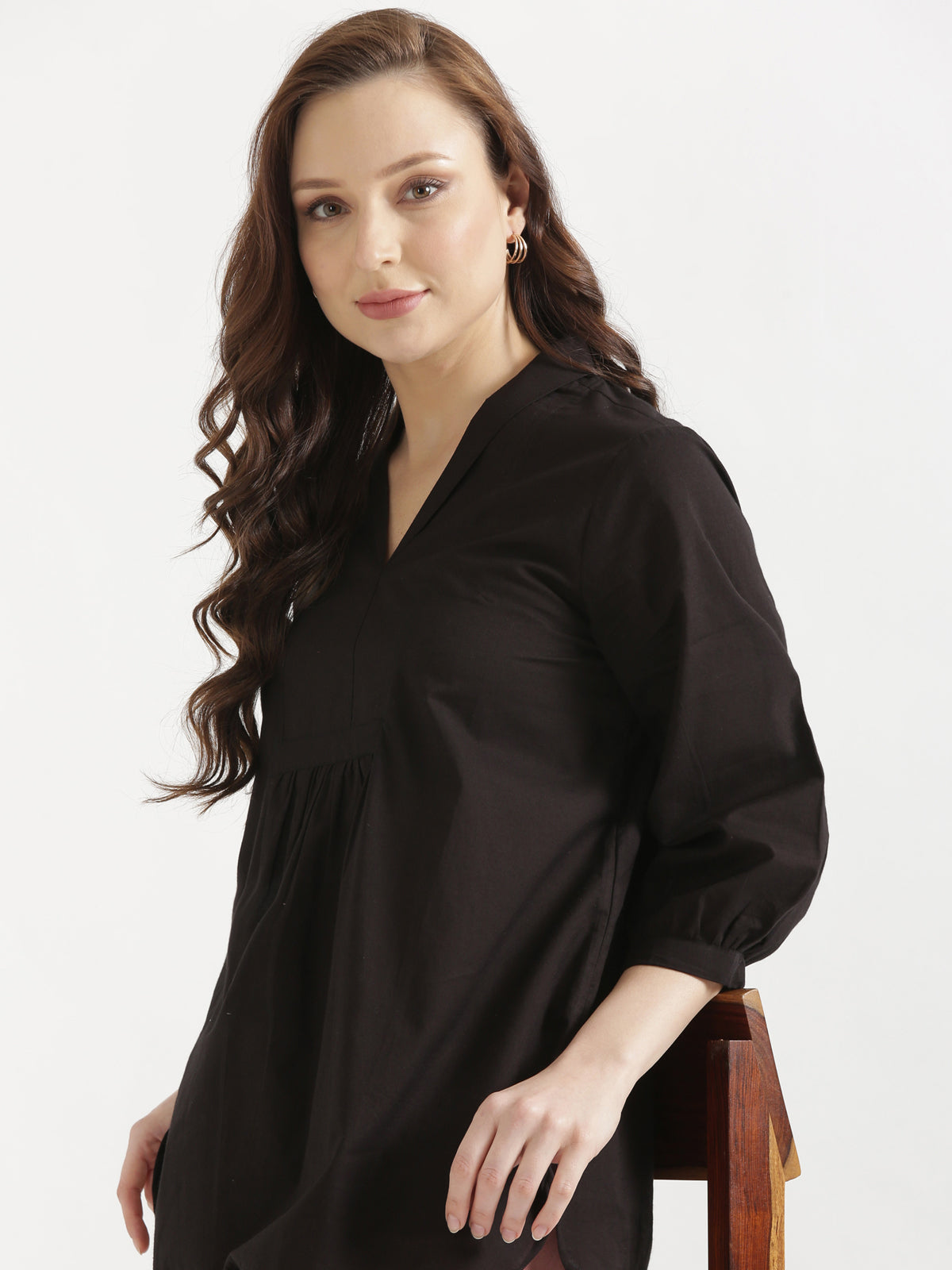 AIRA Black V-Neck Cotton Short Top
