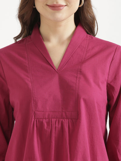 AIRA Raspberry V-Neck Cotton Short Top