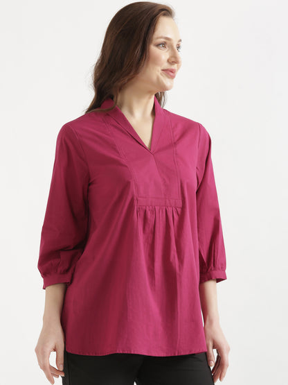 AIRA Raspberry V-Neck Cotton Short Top