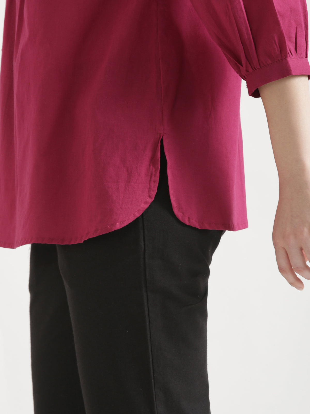 AIRA Raspberry V-Neck Cotton Short Top