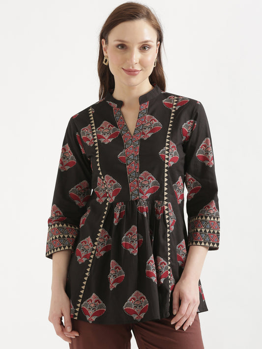 ELARA Black Printed Cotton Short Top