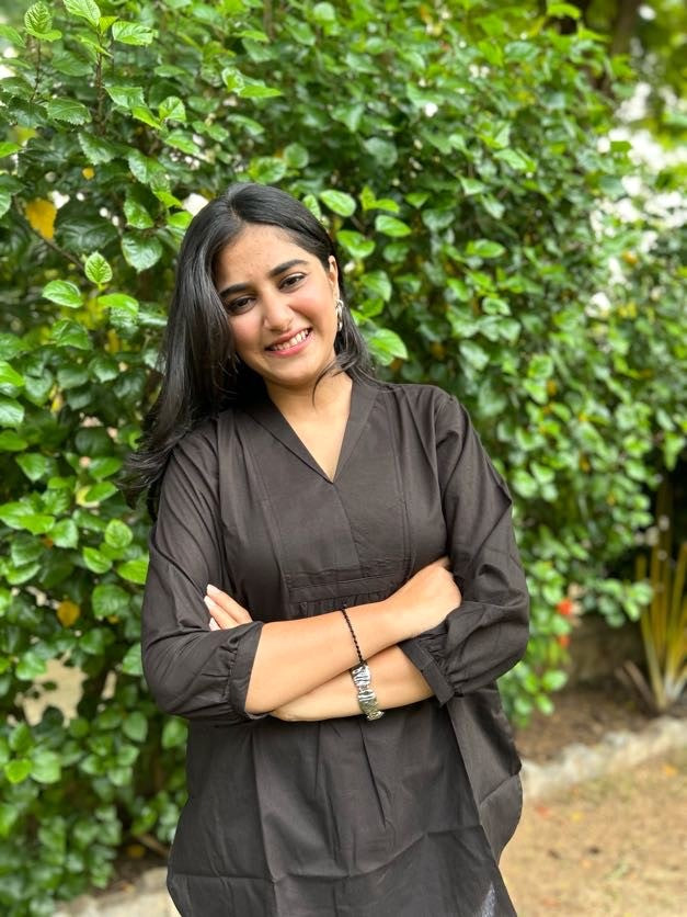 AIRA Black V-Neck Cotton Short Top